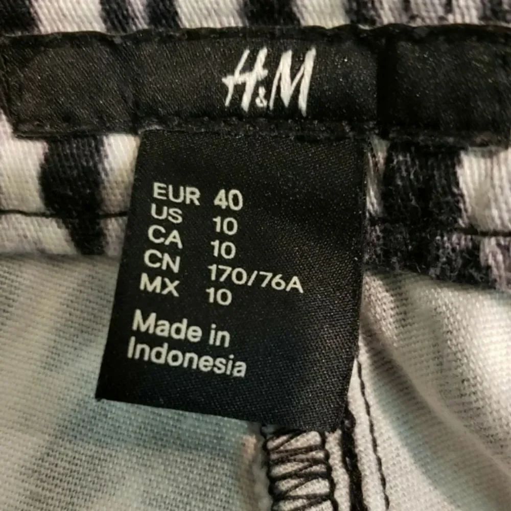 H&M Pants - Picture 3 of 3